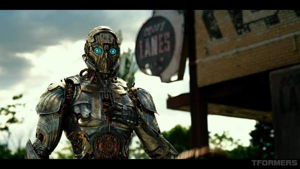 Transformers The Last Knight International Trailer 4K Screencap Gallery 081 (81 of 431)